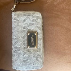 White Michael Kors Wristlet Wallet